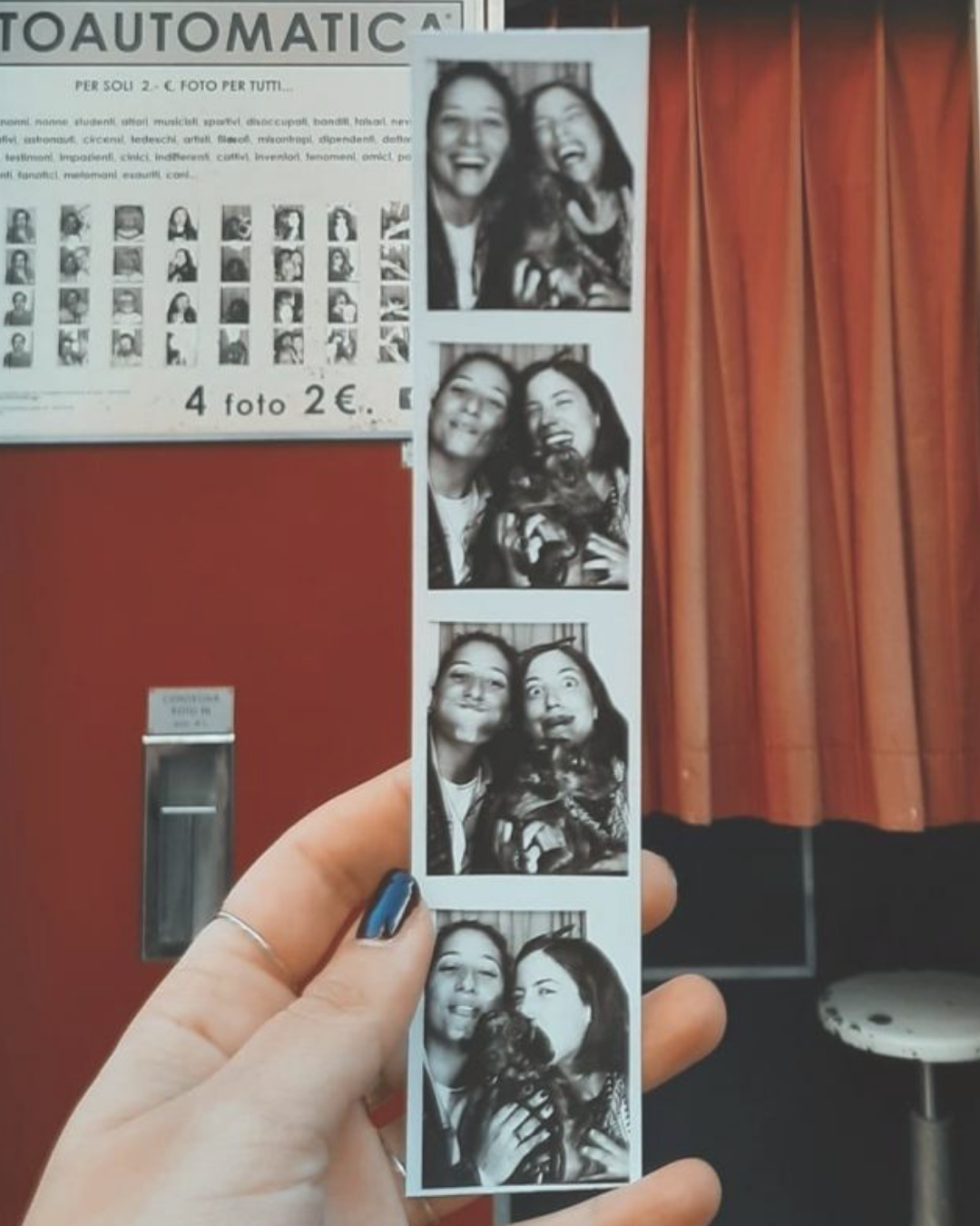foto delle gemelle creatrici del brand MUSUBI