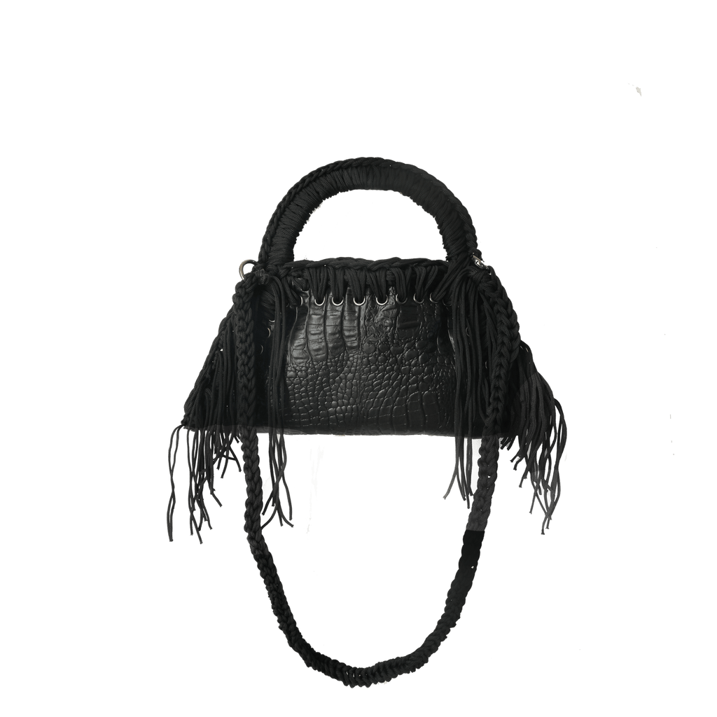 fronte borsa all'uncinetto fatta a mano modello MORGANA mini exuvia con frange laterali, similpelle nera stampata coccodrillo - MUSUBI